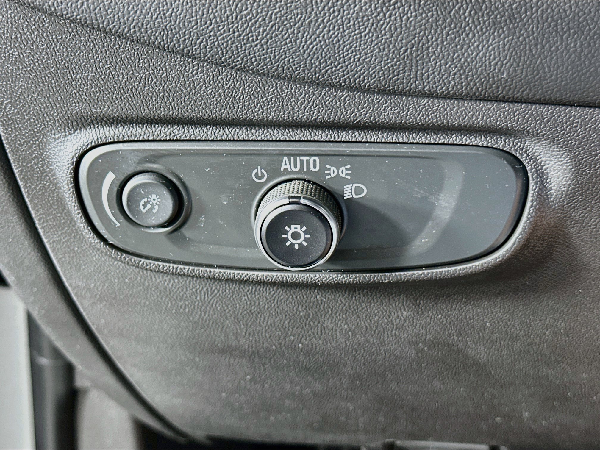 Used 2024 Chevrolet Equinox LT AWD/4WD image 17