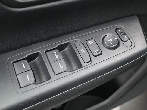 Used 2025 Honda CR-V EX image 5