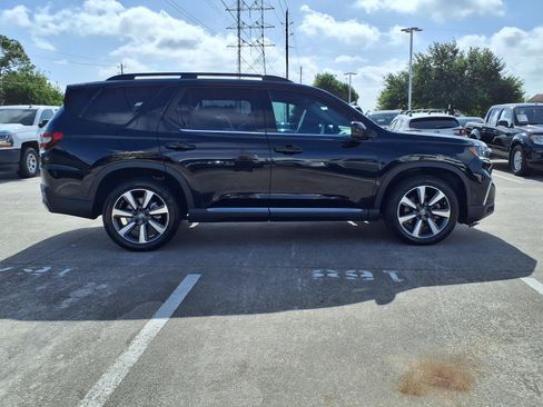 Used 2025 Honda Pilot Elite image 25