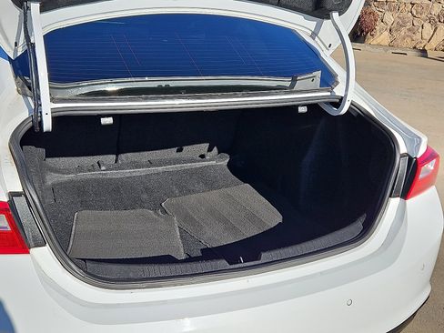 Used 2024 Chevrolet Malibu LT image 6