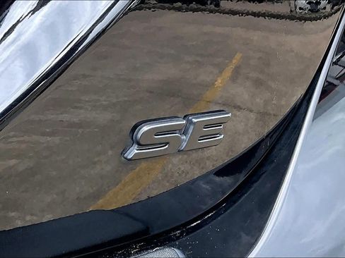 Used 2023 Toyota Camry SE FWD image 10