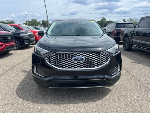 Certified 2024 Ford Edge SEL w/ Convenience Package AWD/4WD image 2