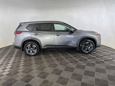 Certified 2024 Nissan Rogue SV w/ SV Premium Package AWD/4WD image 4