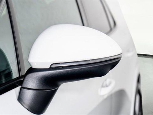 Used 2025 Porsche Cayenne Base image 21