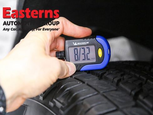 Used 2024 Chevrolet Colorado W/T w/ Technology Package image 27