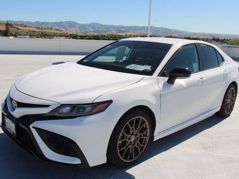 Certified 2023 Toyota Camry SE w/ Convenience Package image 6