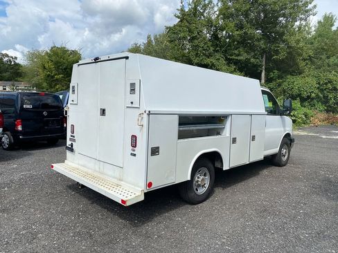 Used 2022 GMC Savana 3500 Work Van w/ Power Convenience Package image 5