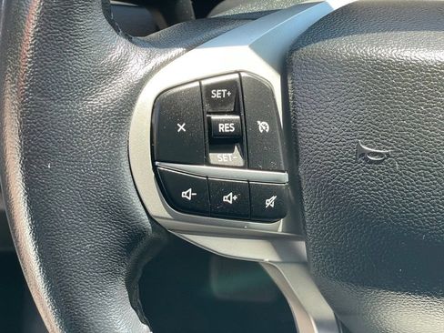 Used 2023 Ford Explorer XLT AWD/4WD image 10