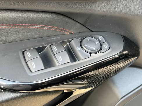 Used 2024 Chevrolet Trax RS image 18