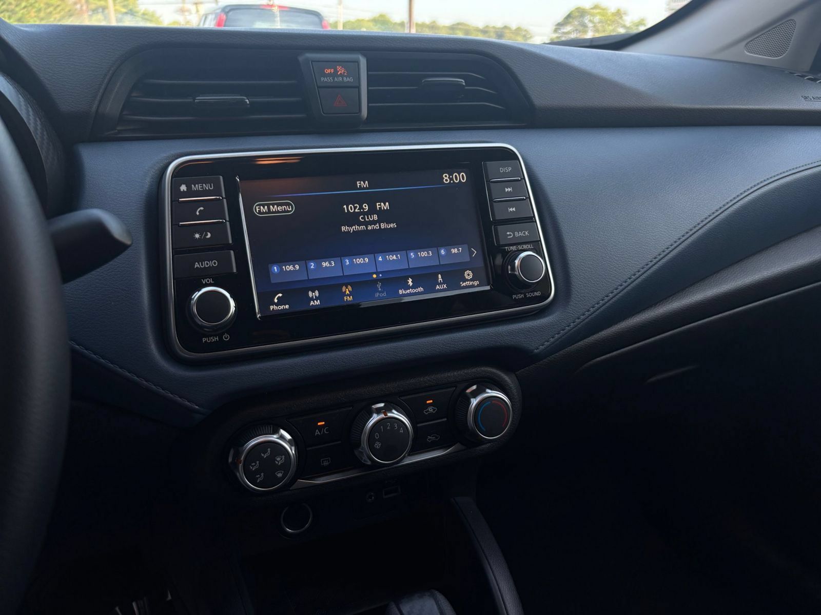 Used 2025 Nissan Versa SV FWD image 19