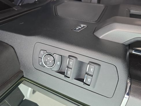 Used 2016 Ford F150 XLT w/ Equipment Group 302A Luxury image 29