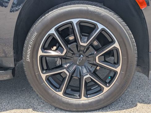 Used 2022 Chevrolet Tahoe RST RWD image 11