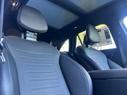 Used 2024 Mercedes-Benz GLC 300 image 21