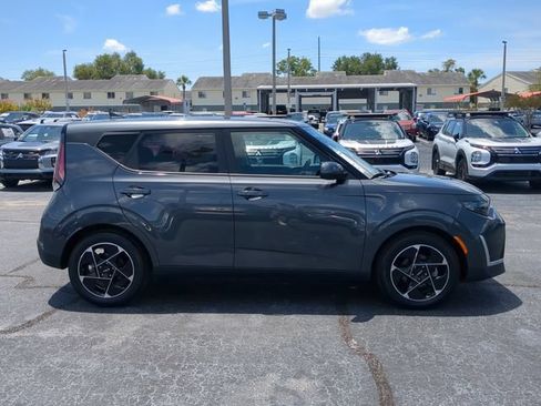 Used 2023 Kia Soul EX FWD image 5