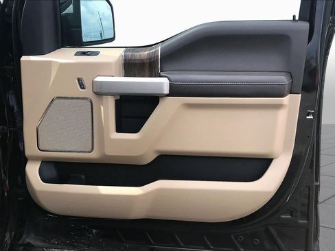 Used 2019 Ford F150 Lariat AWD/4WD image 23