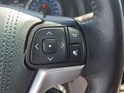 Used 2017 Toyota Sienna FWD image 22