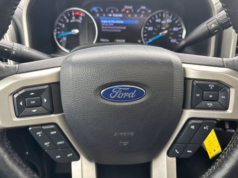 Used 2020 Ford F250 Lariat w/ Lariat Value Package image 23