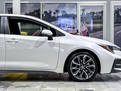 Used 2020 Toyota Corolla SE image 32