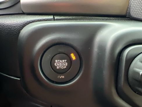 Used 2021 Jeep Wrangler Sport AWD/4WD image 30