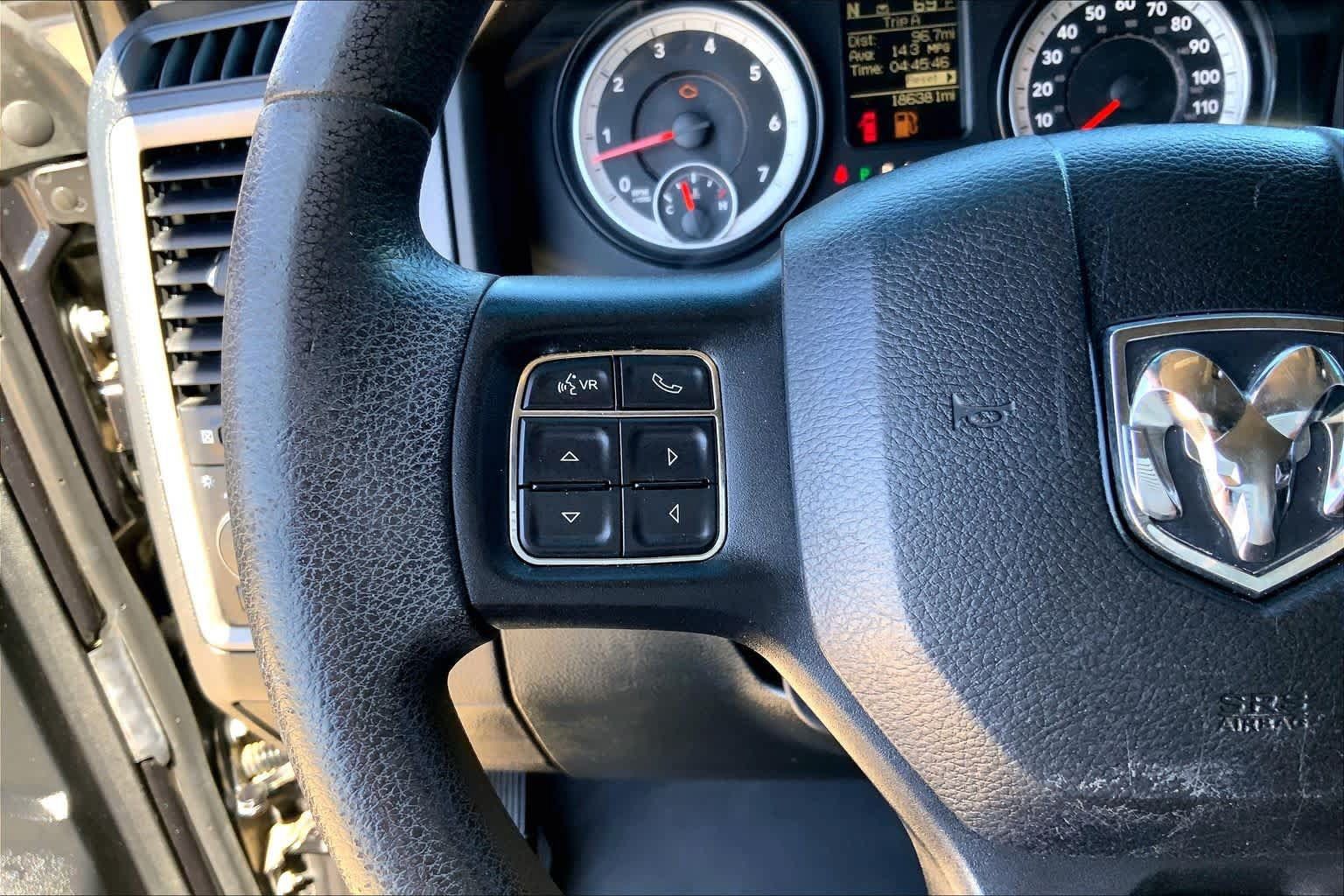 Used 2015 RAM 1500 Express RWD image 21