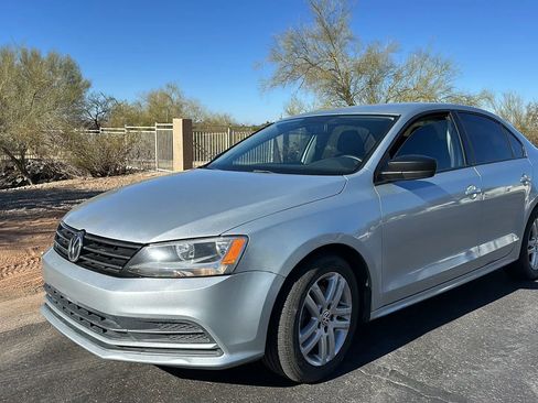 Used 2015 Volkswagen Jetta TDI S image 40
