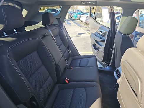 Used 2022 GMC Terrain SLE w/ Driver Convenience Package image 11