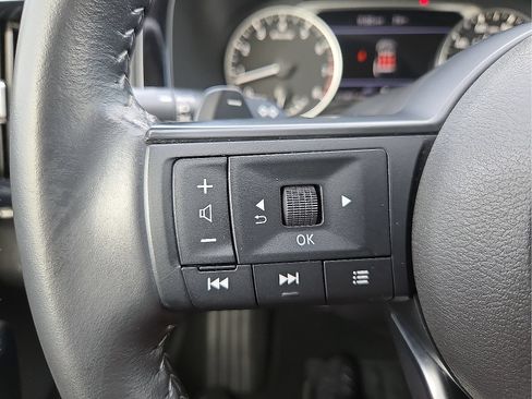 Used 2025 Nissan Pathfinder SV AWD/4WD image 20
