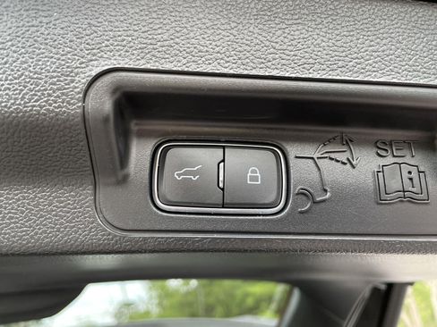 Used 2023 Ford Explorer Limited w/ Equipment Group 301A RWD image 50