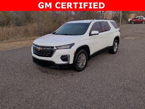 Certified 2023 Chevrolet Traverse LT image 1