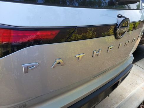 Used 2025 Nissan Pathfinder SV w/ SV Premium Package FWD image 8