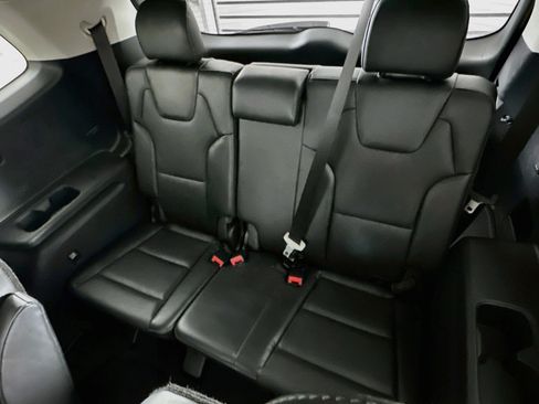 Used 2025 Kia Telluride S FWD image 30