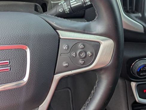 Used 2024 GMC Terrain SLT FWD image 19