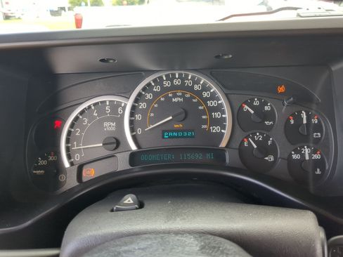 Used 2005 HUMMER H2 SUT w/ Preferred Equipment Group AWD/4WD image 14