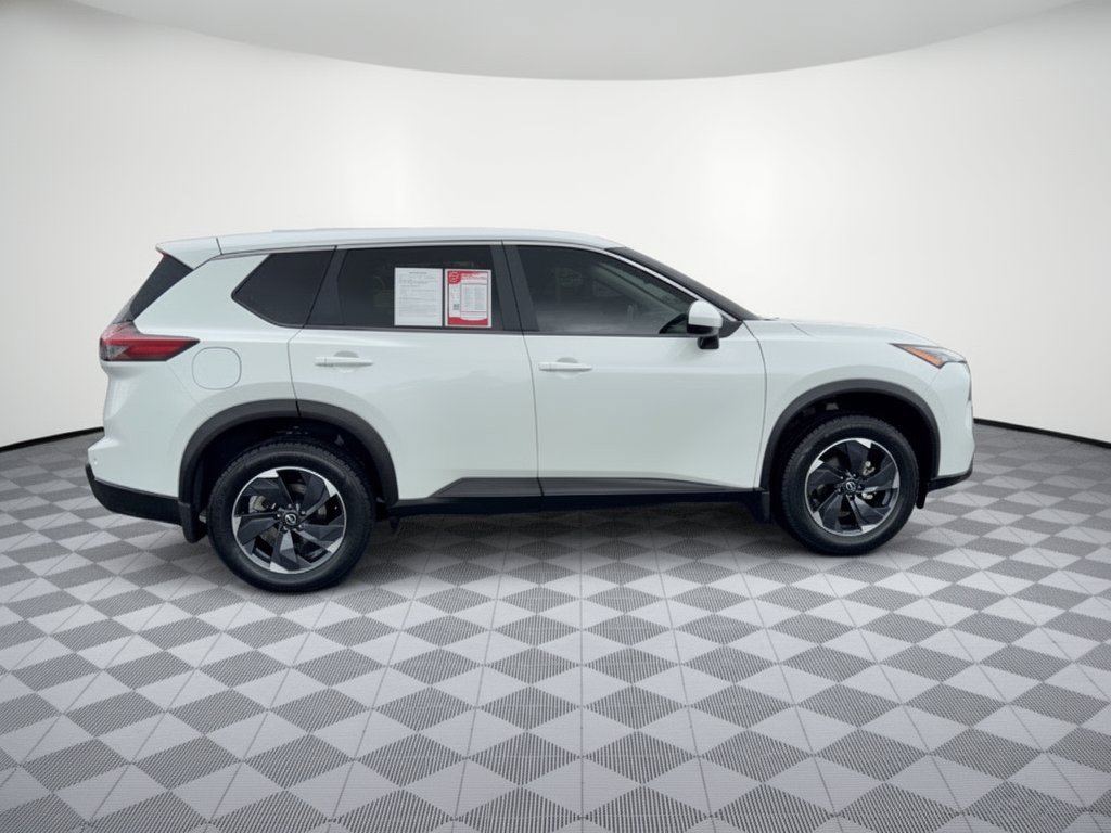 Used 2025 Nissan Rogue SV AWD/4WD image 12