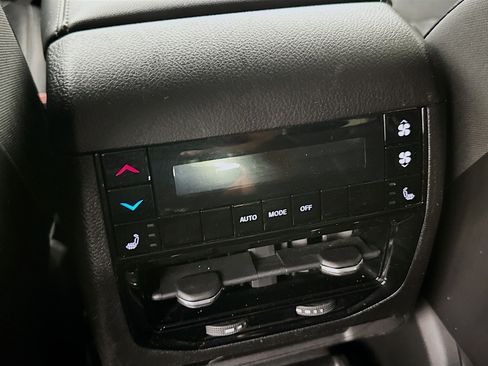 Used 2022 Jeep Grand Cherokee L Limited image 27