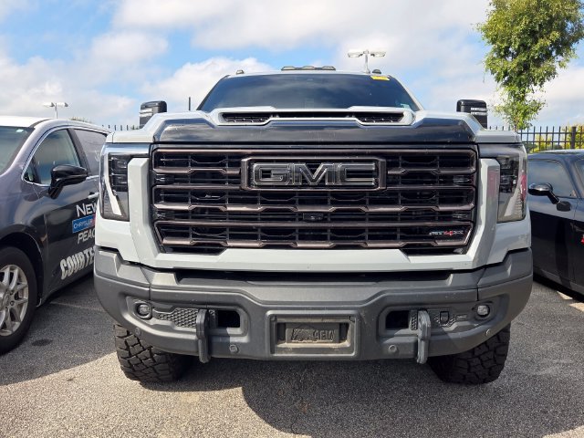 Used 2024 GMC Sierra 2500 AT4X w/ AT4X AEV Edition AWD/4WD image 2
