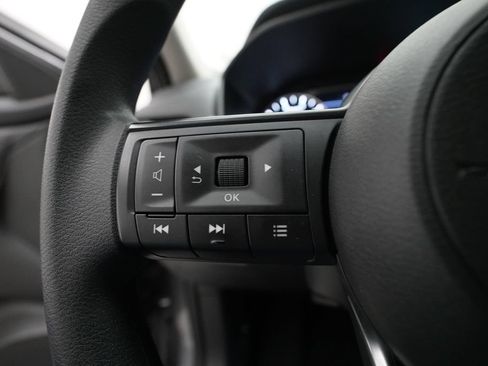 Used 2024 Nissan Rogue S AWD/4WD image 17