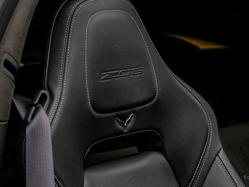Used 2015 Chevrolet Corvette Z06 w/ 3LZ Preferred Equipment Group RWD image 68