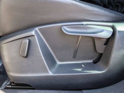 Used 2012 Volkswagen Tiguan S FWD image 21