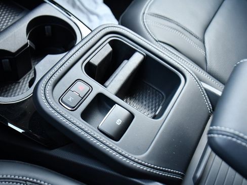 Used 2025 Ford Mustang Mach-E Premium image 31