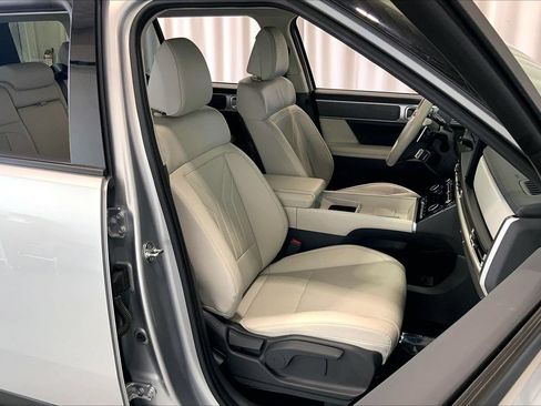 Used 2024 Hyundai Santa Fe SEL FWD image 6