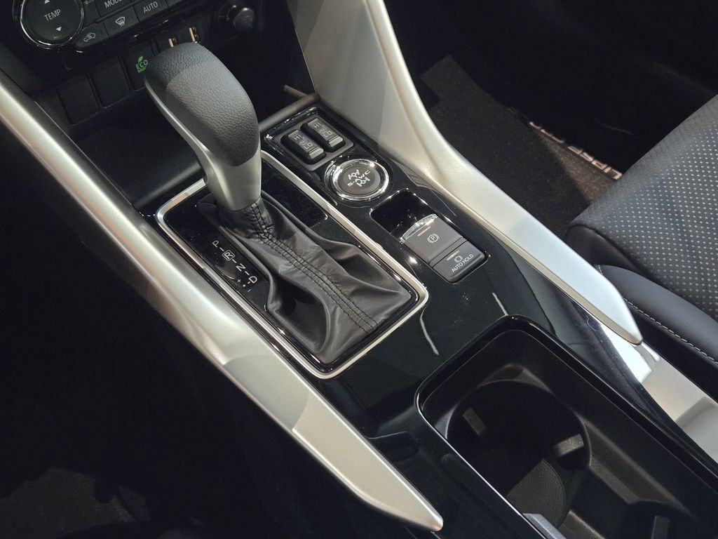 Used 2026 Mitsubishi Eclipse Cross SE AWD/4WD image 16