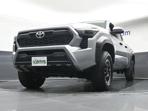 Used 2024 Toyota Tacoma TRD Off-Road AWD/4WD image 7