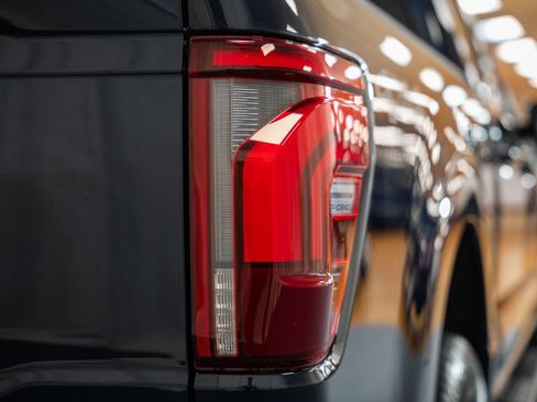 Certified 2024 Ford F150 Lariat w/ Equipment Group 502A High image 21