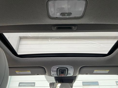 Used 2025 Hyundai Elantra SEL image 18