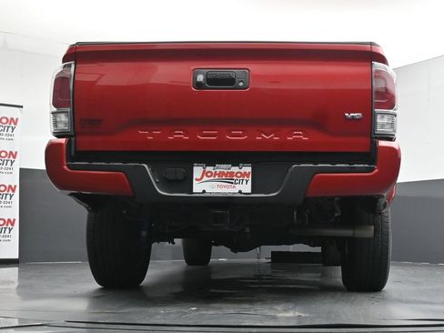 Used 2023 Toyota Tacoma TRD Sport AWD/4WD image 37