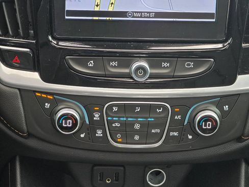 Used 2019 Chevrolet Traverse Premier w/ LPO, Blackout Package AWD/4WD image 15