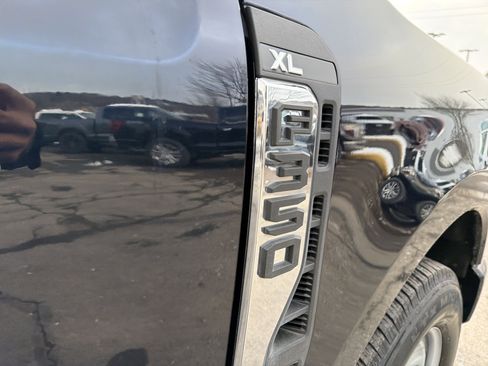 Used 2023 Ford F350 XL image 29