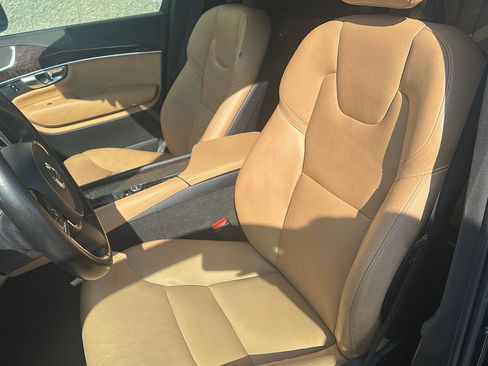 Used 2016 Volvo XC90 T6 Momentum w/ Momentum Plus Package AWD/4WD image 8