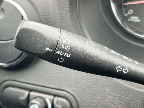 Used 2009 Pontiac G6 Sedan w/ Sun And Sound Package image 26